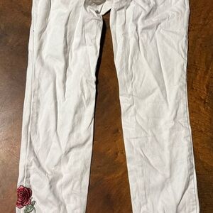 White Jeans with Rose‎ Embroidery